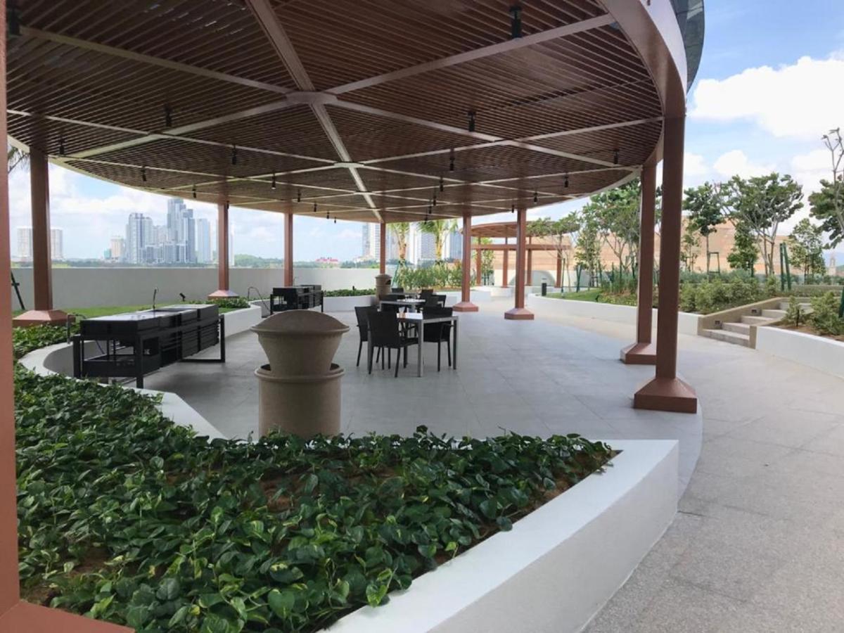 Almas Suite Puteri Harbour-T- Legoland-Jb新山- Sg新加坡 Nusajaya  Exterior photo
